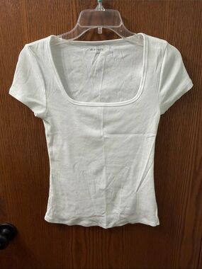 Old Navy White Square Neck Ribbed Short Sleeve Tee